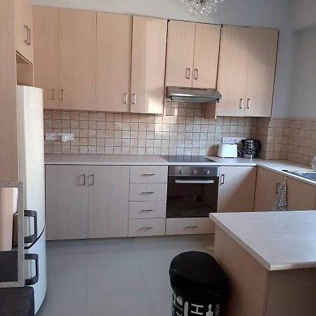 Universe House Dromolaxia Dış mekan fotoğraf