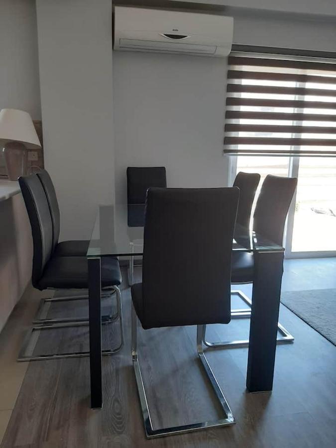 Universe House Dromolaxia Dış mekan fotoğraf