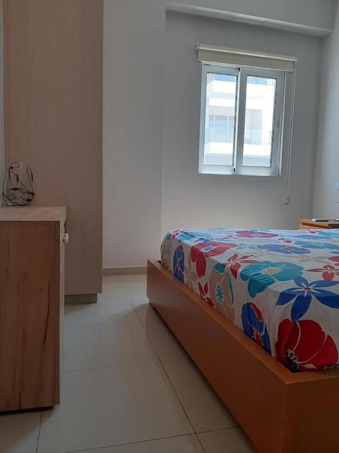 Universe House Dromolaxia Dış mekan fotoğraf