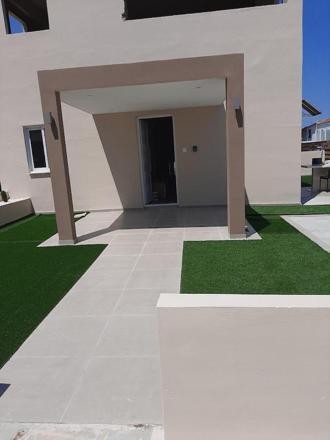 Universe House Dromolaxia Dış mekan fotoğraf