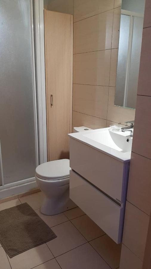 Universe House Dromolaxia Dış mekan fotoğraf